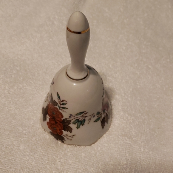 Kelvin fine China bell - Picture 1 of 3